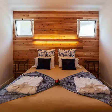 Casa Caloura, Quarto Deluxe Beautiful View *