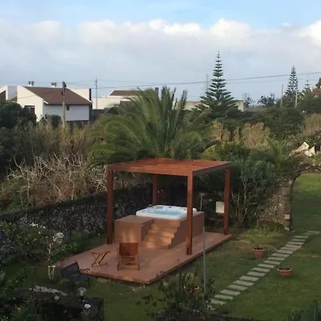 Casa Caloura, Quarto Deluxe Beautiful View Penzion Água de Pau